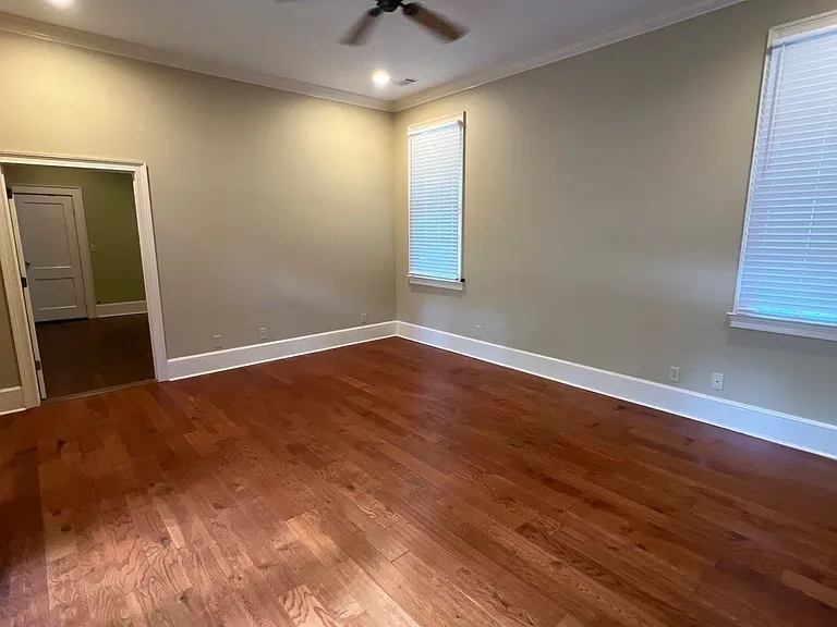 702 Cloverdale Rd — Photo 25