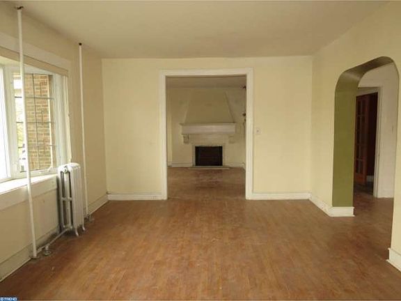 5th image of 416 S Wycombe Ave