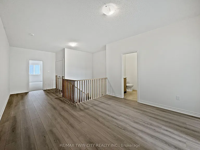 82 Gledhill Cres — Photo 22