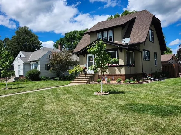19 1st Ave NE, Fairfax, MN 55332