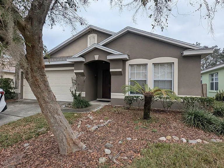 521 Castlemain Cir — Photo 5