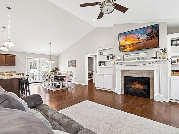 3rd image of 1175 Eagle Landing Dr