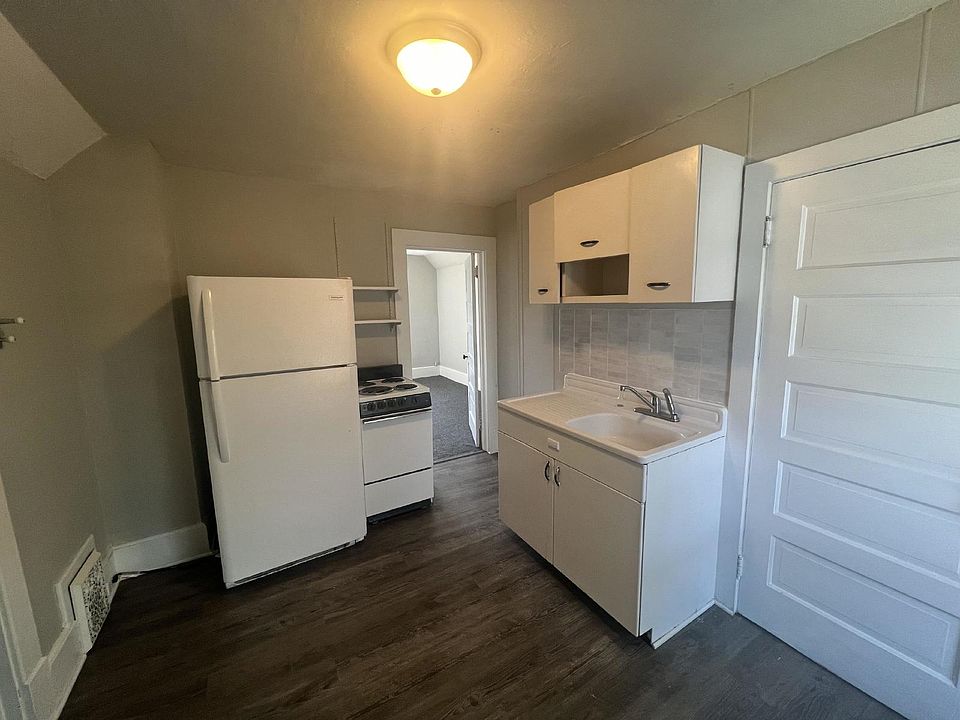 2nd image of 209 N Main St #3