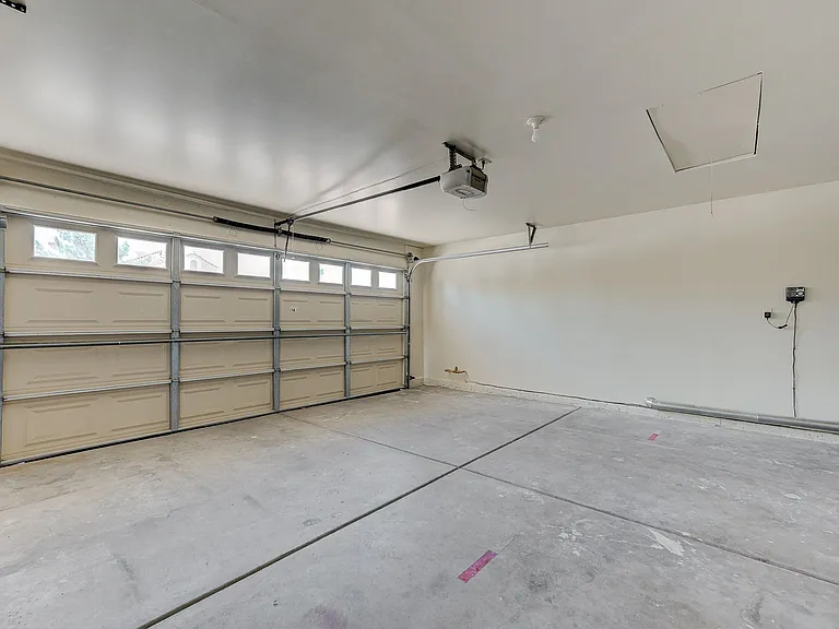 272 Comfort Dr — Photo 36