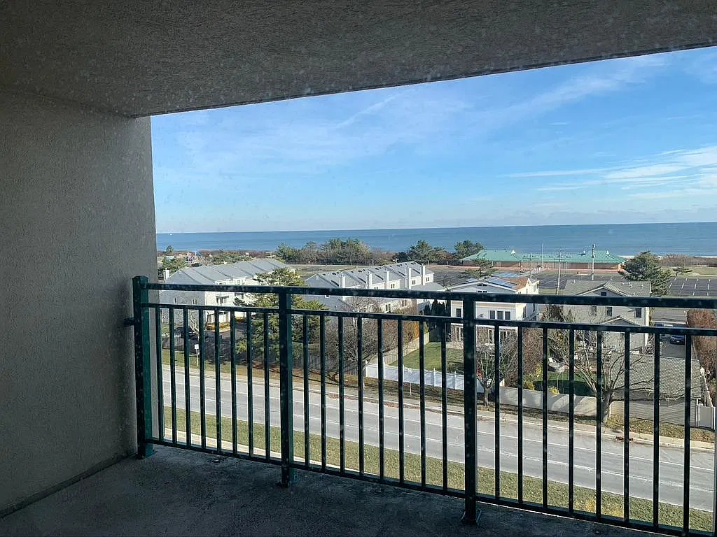 2 bed, 2.5 bath, 2000 sqft, $4,300 — Photo 2