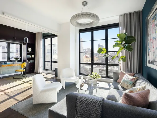 261 W 25th St APT 8B, New York, NY 10001
