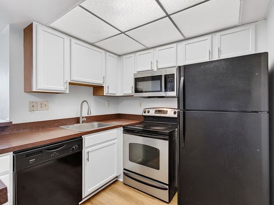 1st image of 760 Executive Center Dr #32-12-32