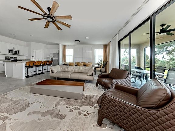 4th image of 1950 W Isles Rd