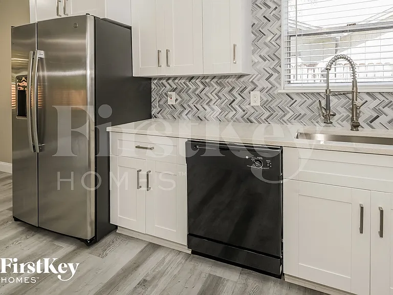 810 Aries Rd W — Photo 6