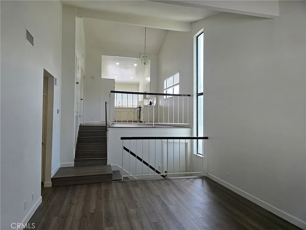 2 bed, 1080 sqft, $3,250 — Photo 3