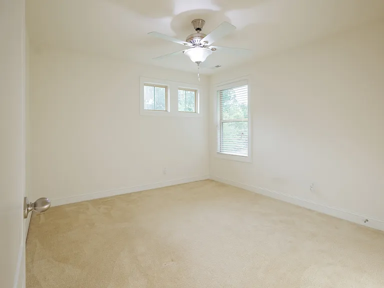 411 Alamosa Pl — Photo 33