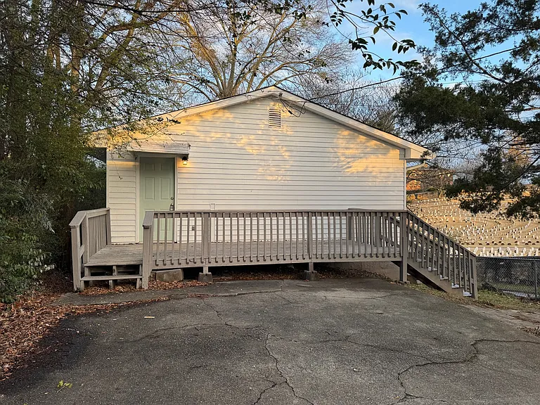 50 Height St — Photo 15