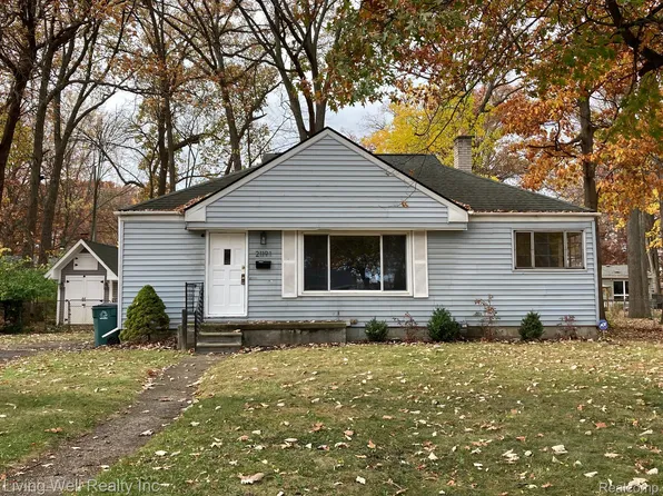 21191 Westhampton St, Oak Park, MI 48237