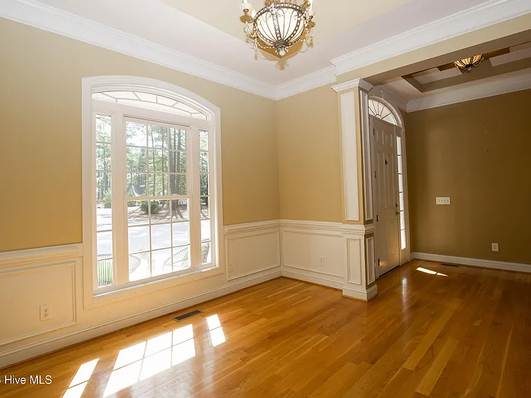 16 Montrose Ct — Photo 16