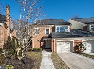 111 Foxwood Dr #111, Moorestown, NJ 08057