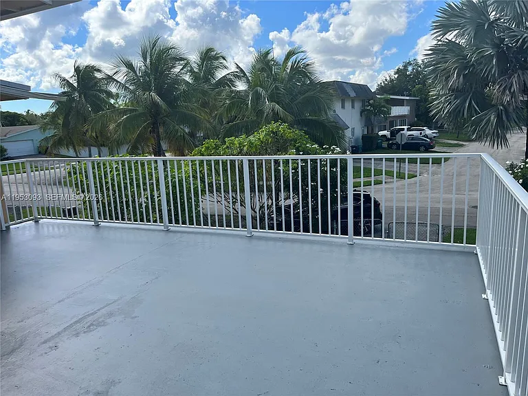 9503 SW 88th Ter #9503 — Photo 1