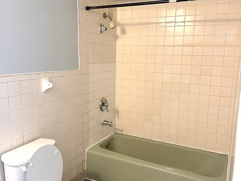 2500 Mark Thomas Ln #8A — Photo 9