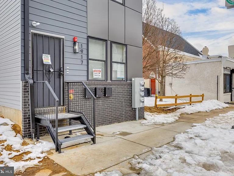 1917 W Susquehanna Ave #2 — Photo 9