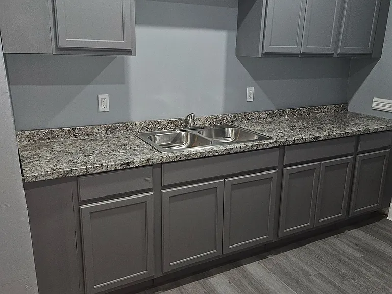 5211 Lakeview St — Photo 9
