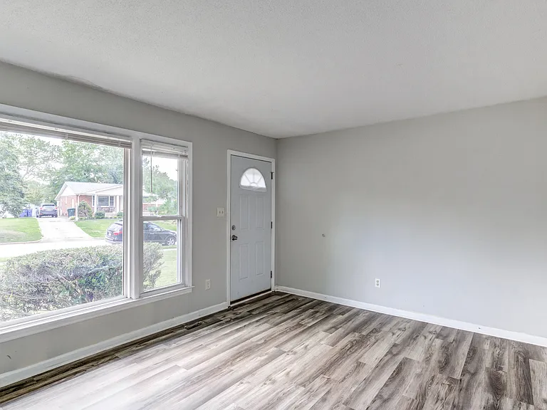 4505 Castlebar Dr — Photo 18