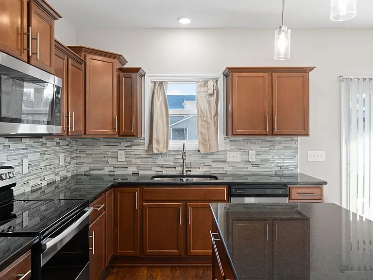 101 Lucerne Ln — Photo 13