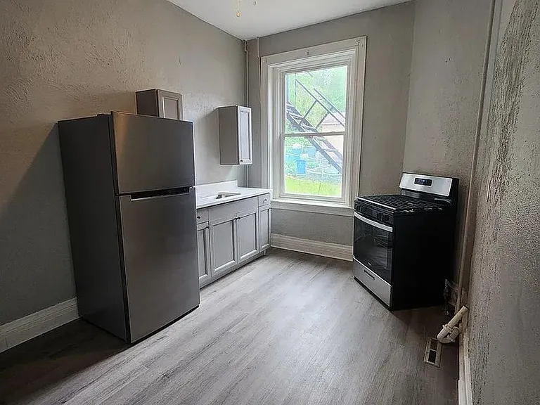 3458 Fleming Ave — Photo 10