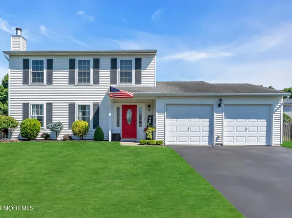 8 Fern Hollow Road, Howell, NJ 07731