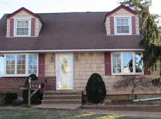 22 Buckner Ave, Hicksville, NY 11801