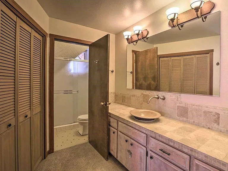 708 Clayton Way — Photo 18