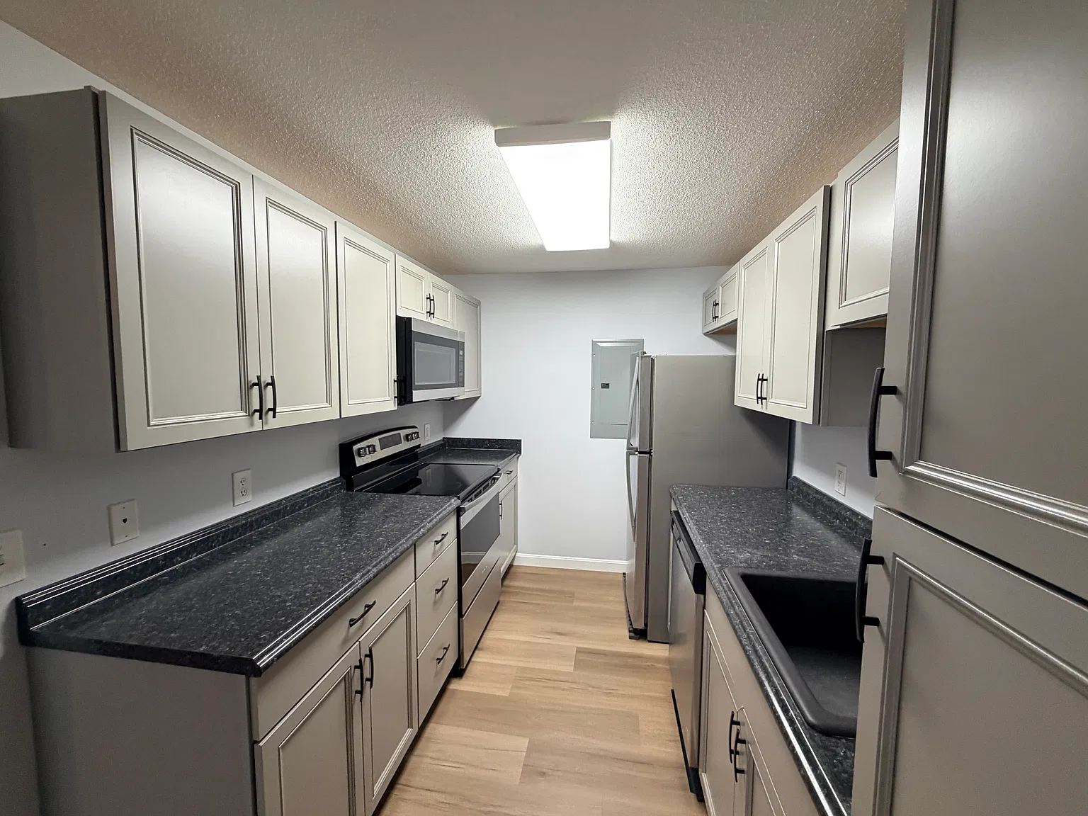 204 Mechanic St — Photo 3