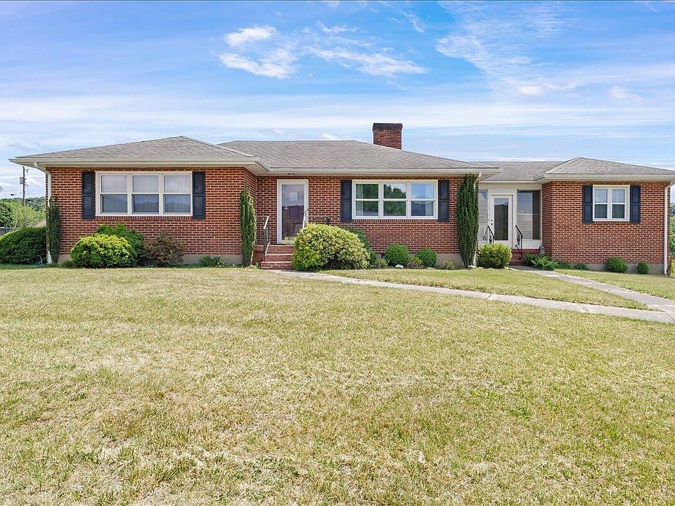 1st image of 2605 Pinecrest Dr