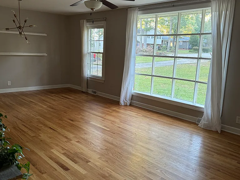 113 Cold Springs Rd — Photo 4