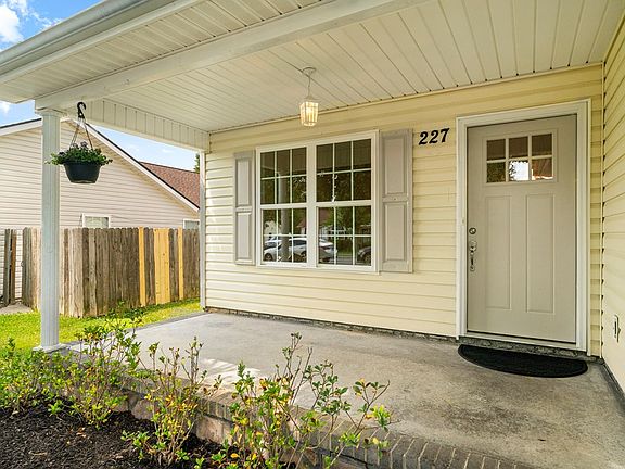 2nd image of 227 Periwinkle Way