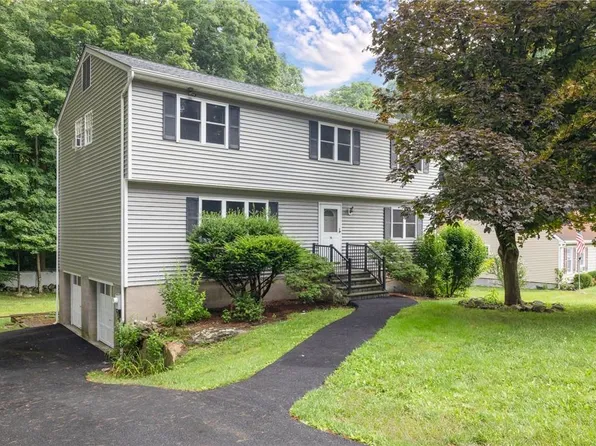 94 Whitman Road, Yorktown Heights, NY 10598