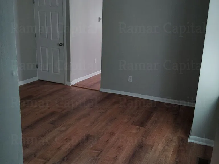 609 Henry St — Photo 5