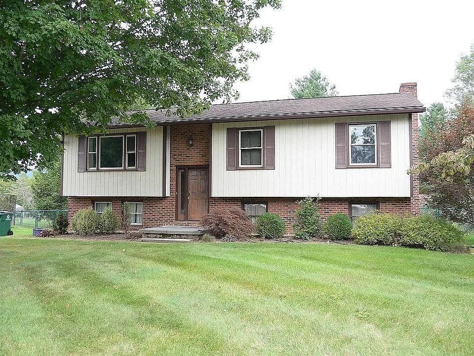 1st image of 1002 Quail Dr