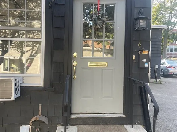4 Blaney St #2, Swampscott, MA 01907