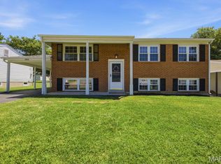 2826 Cherry Point Ln, Maryland Heights, MO 63043