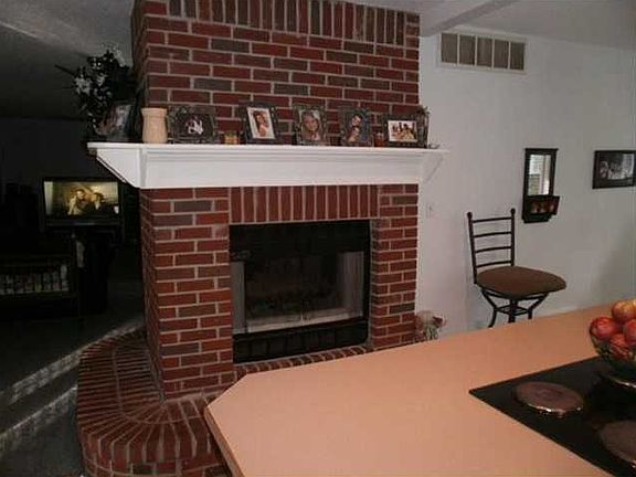 3rd image of 2290 W County Road 1000 N