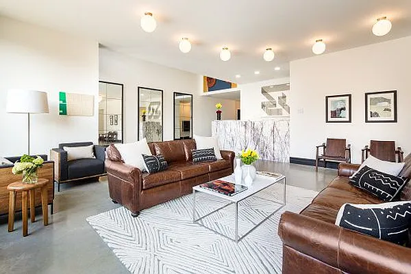 Rented by Domain Companies | media 34