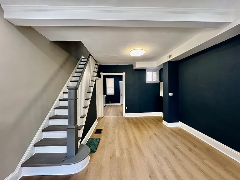 2528 S American St — Photo 4