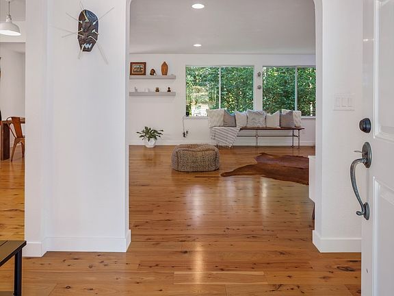 4th image of 7614 29th St NW