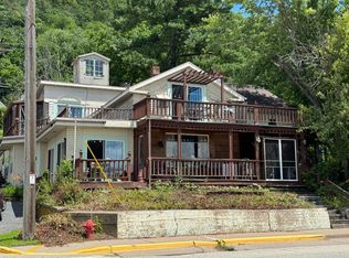 609 N Main St, Alma, WI 54610