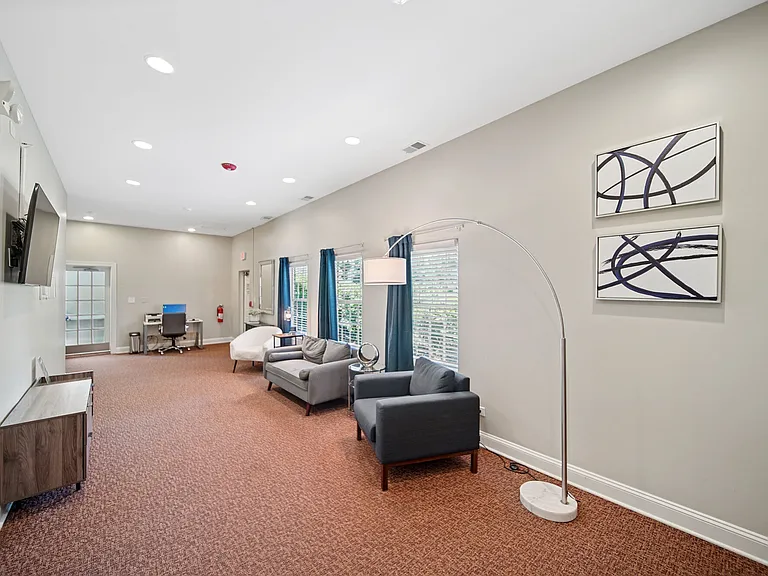 Waterford Place Apartments — Photo 23