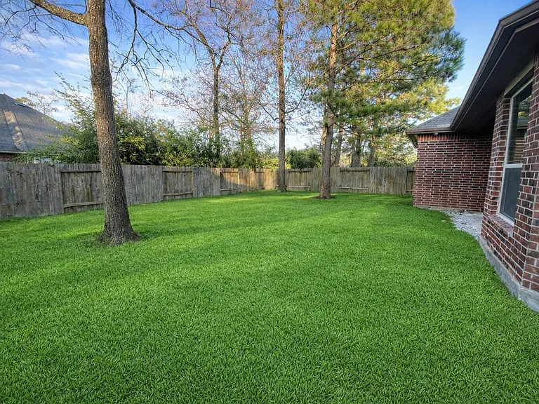 129 Autumn Forest Ln — Photo 17