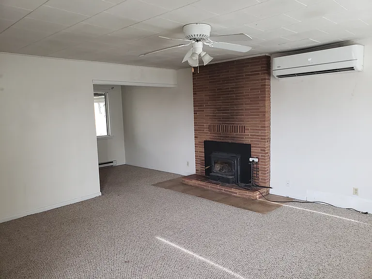 2057 Lavey St — Photo 6