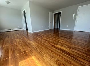 45 Oakwood Ave #1, West Hartford, CT 06119
