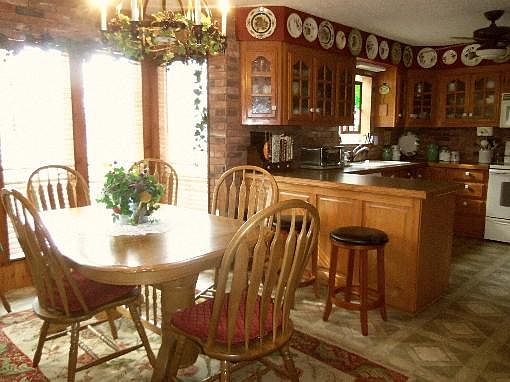 5th image of 796 Lakeview Dr
