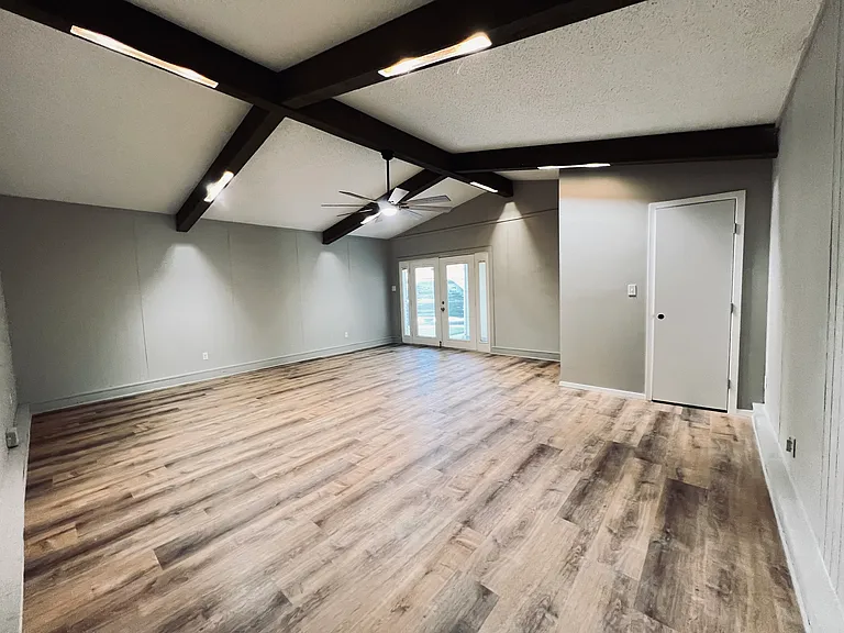 2102 Richwood Dr — Photo 11