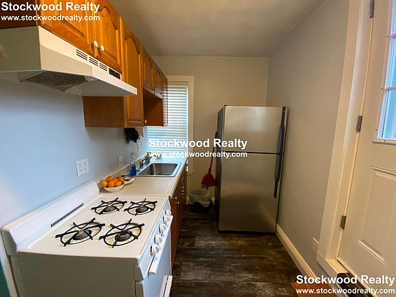 2nd image of 138-140 Elm St